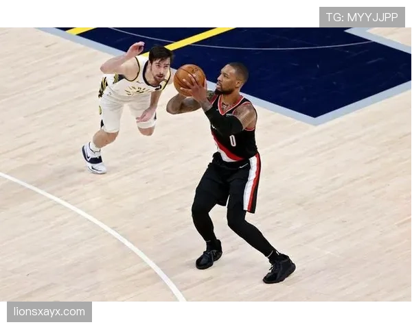 利拉德关键挡拆助攻率提升显著 拉开球队进攻空间